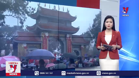 Hàng vạn du khách đội mưa về hội Lim nghe Quan họ