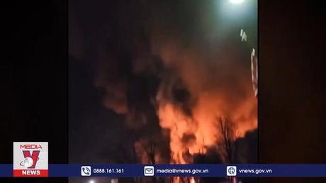 Tàu hỏa trật bánh gây cháy lớn tại Mỹ