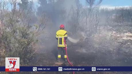 Cháy rừng trái mùa ở Pháp