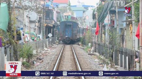 Bất cập quản lý lối đi tự mở đường sắt