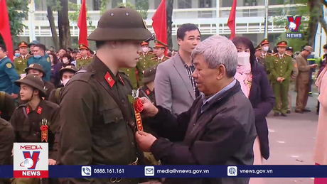 Hàng nghìn tân binh Công an lên đường thực hiện nhiệm vụ 