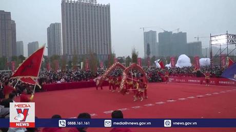 Người dân Trung Quốc nô nức đón Tết Nguyên tiêu