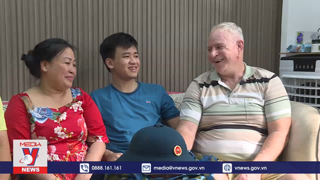 Du học sinh tình nguyện nhập ngũ