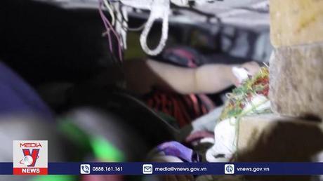 Hát để giữ tinh thần cho bé gái mắc kẹt ở Syria