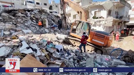 Nỗi ám ảnh tìm người thân sau động đất