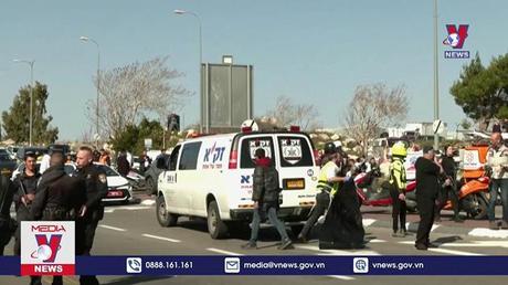 Lao xe vào đám đông tại Israel