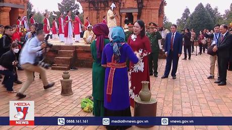 Quyền Chủ tịch nước dự sự kiện 