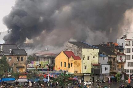 Cháy lớn tại chợ Tam Bạc ở Hải Phòng