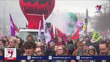 Tuần hành tại Pháp đòi thay đổi cải cách lương hưu