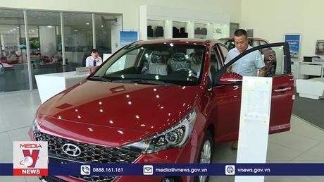 Sức mua, giá bán ô tô giảm mạnh