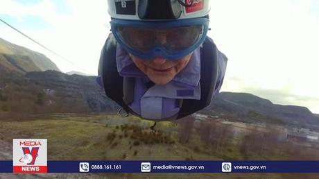 Ước mơ trượt zipline của cụ bà 85 tuổi