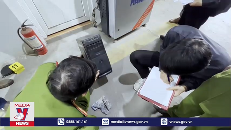 Tạm giữ hai đối tượng liên quan đến đưa và nhận hối lộ tại Trung tâm Đăng kiểm 2401D