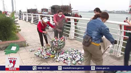 Khách du lịch xả cả trăm nghìn tấn rác thải nhựa mỗi năm