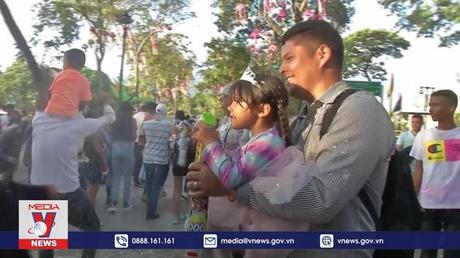 Lễ hội hóa trang đường phố tại Venezuela