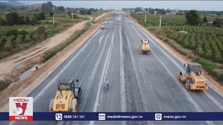 Phó Thủ tướng yêu cầu Bộ Giao thông báo cáo việc đầu tư cao tốc 2 làn xe