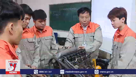 Tuyển sinh gắn với tuyển dụng