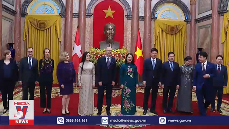 Quyền Chủ tịch nước Võ Thị Ánh Xuân nhận trình Quốc thư