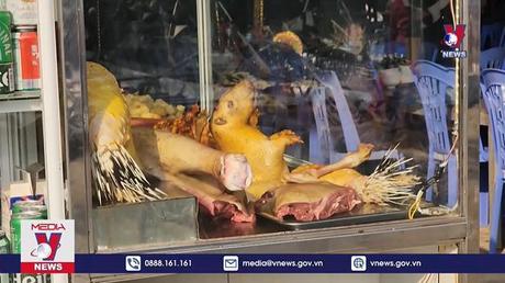 Những hình ảnh không đẹp tại lễ hội