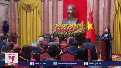 Quyền Chủ tịch nước gặp mặt, tri ân các thầy thuốc 