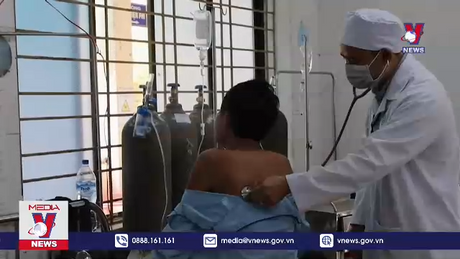 Sâu nặng tình thương nghề chữa bệnh cứu người