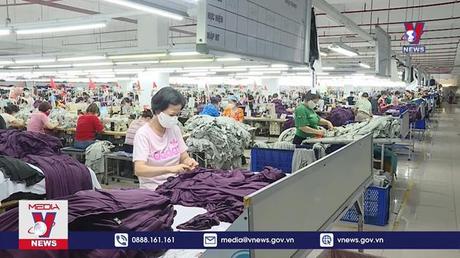 Gần 550.000 người lao động bị giảm giờ làm 