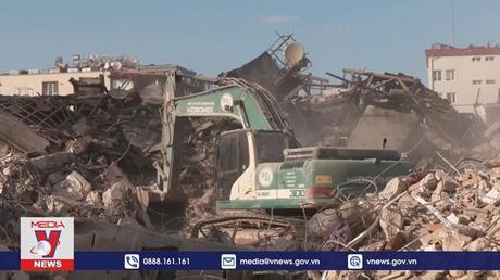 Thổ Nhĩ Kỳ cam kết xây lại nhà trong một năm