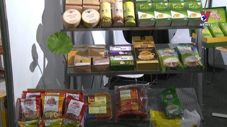 Việt Nam với bạn bè quốc tế : 50 năm quan hệ Đối tác Chiến lược Việt Nam và Australia