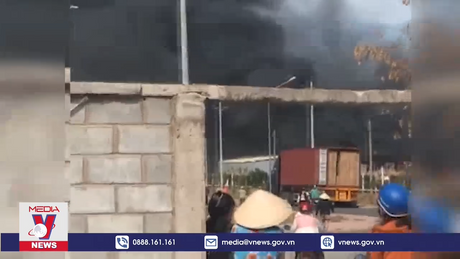 Cháy công ty sản xuất nội thất trong KCN Minh Hưng 3