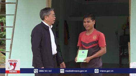 Nhiều ý nghĩa từ chương trình trao sổ BHXH tự nguyện