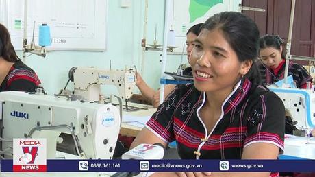 Giúp đồng bào dân tộc thiểu số làm chủ kinh tế