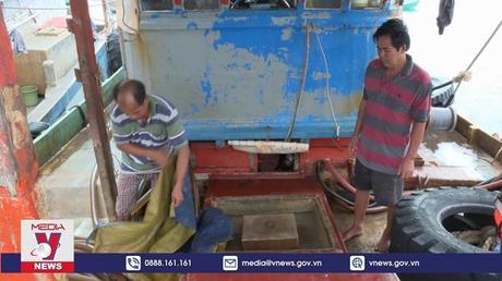 Bắt giữ tàu vận chuyển khoảng 30.000 lít dầu DO trái phép