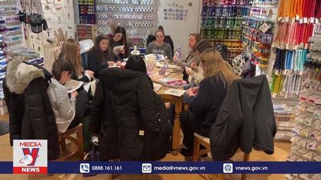 Giới trẻ Mỹ quay về với thú vui thời 