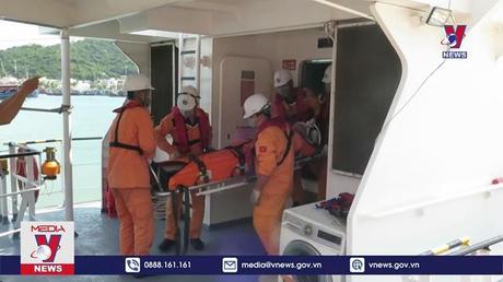 Kịp thời đưa một thuyền viên trên tàu nước ngoài vào bờ điều trị bệnh
