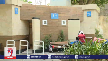 Nhà vệ sinh công cộng ở TP.HCM – Thiếu và dơ