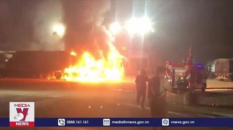 Tìm thấy 1 thi thể trong vụ cháy xe tải ở Đồng Nai