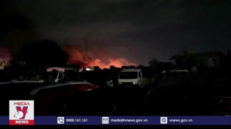 Cháy lớn gây nổ tại trạm nhiên liệu ở Indonesia