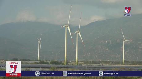 Chỉ đạo khẩn về giá điện mặt trời, điện gió chuyển tiếp