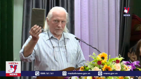 Cựu binh Mỹ trao trả cuốn nhật kí cho gia đình liệt sỹ ở Hà Tĩnh