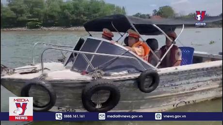 Khởi tố thuyền trưởng vụ lật thuyền chở khách trên sông Đồng Nai 