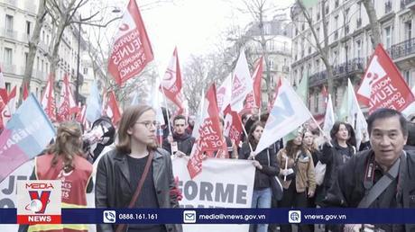 Các nghiệp đoàn Pháp tiếp tục đình công quy mô lớn