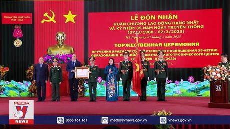 Trung tâm nhiệt đới Việt - Nga đón huân chương lao động hạng Nhất
