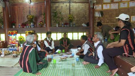 Người Cơ Tu giữ di sản nói lý, hát lý