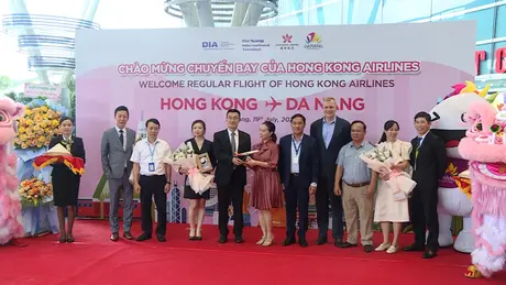 Đón chuyến bay đầu tiên Hồng Kông - Đà Nẵng