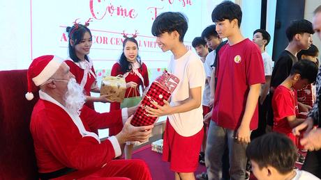 Giáng sinh đến sớm với trẻ em thiệt thòi ở Đà Nẵng