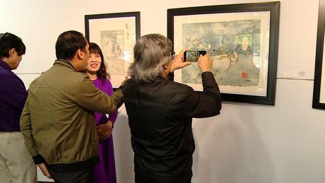 Hiến tặng nhiều hiện vật quý cho Bảo tàng Mỹ thuật Đà Nẵng