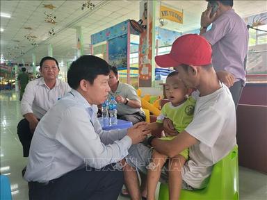 Tiền Giang: Giải cứu an toàn các bé bị gã đàn ông khống chế ở trường mầm non