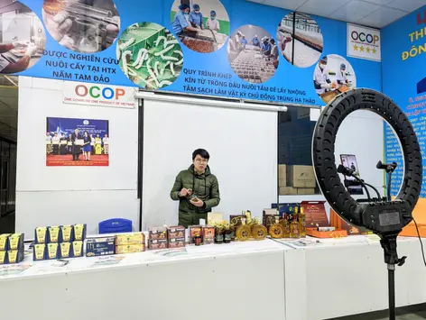 Không bỏ lại ai phía sau trong kỷ nguyên số: Sứ mệnh của giảm nghèo thông tin