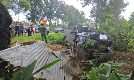 Vụ xe bán tải tông trực diện xe máy: Khởi tố tài xế gây tai nạn làm 3 người tử vong