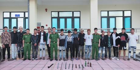 Bắt khẩn cấp nhóm đối tượng để điều tra làm rõ hành vi gây rối trật tự công cộng 