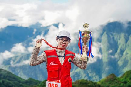 VĐV của VNews giành ngôi vô địch giải leo núi dành cho người làm báo